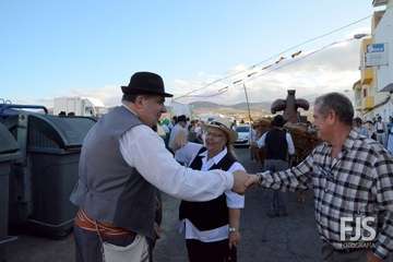 Alegre y participativa romería en El Ejido (Foto FJ Santana y TF)